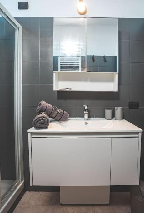 La Corte Apartment Monza - Milano + Free Wi-Fi Lissone Exterior foto